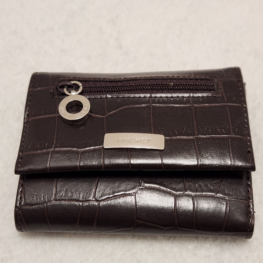 ⭐️ Nine West Dark Brown Faux Alligator Crossbody Bag with Matching Wallet - Picture 10 of 10